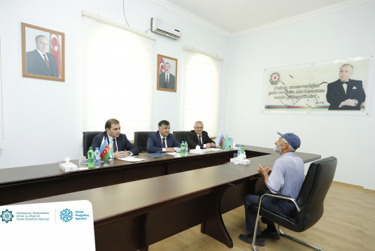 Agentlik sədri Yardımlı rayonunda vətəndaşları qəbul edib
